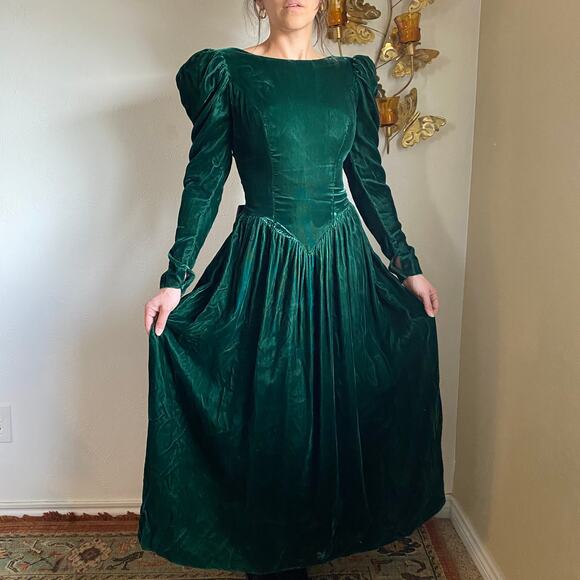 80s vintage velvet low back dress - Picture 3 of 8